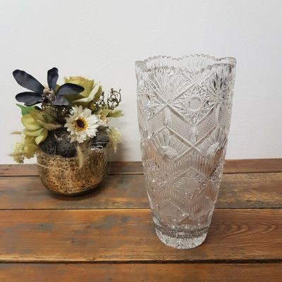 Váza broušená,čiré sklo