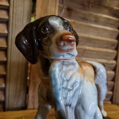 Lovecký pes,porcelánová soška