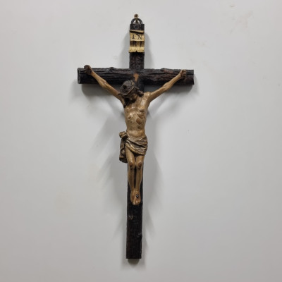 Kříž, Ježíš Kristus, dřevěná plastika
