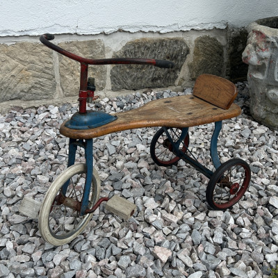 Dětská tříkolka