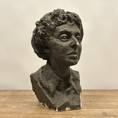 Busta v.45cm