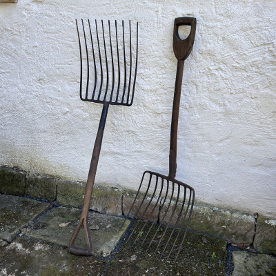 Staré kované cestářské vidle