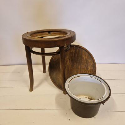 Dřevěná stolička - záchod