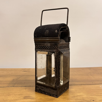 Stará nádražní lampa, svítilna