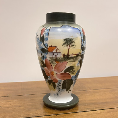 Porcelánová váza, ručně malovaný dekor