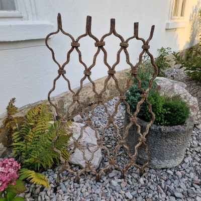 Barokní kovaná mříž 105x68cm