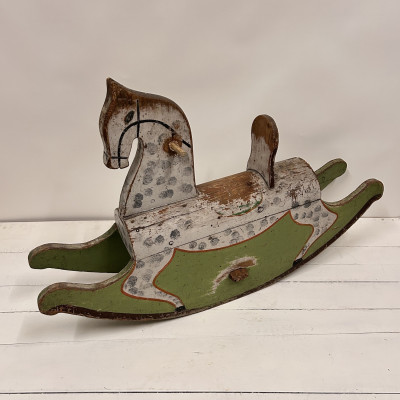 Dřevěný houpací kůň