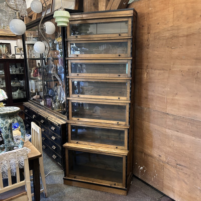 Vitrína, americká knihovna v.230cm