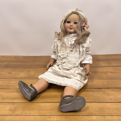 Starožitná mrkací panenka