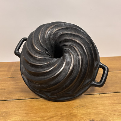 Litinová forma na pečení bábovky