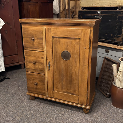 Potravinová skříňka, špajz