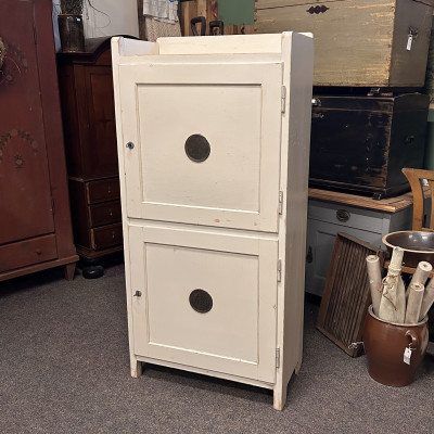 Potravinová skříňka, špajzka ve Vintage patině