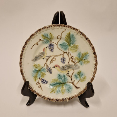 Secesní německý majolikový talíř - Ptáčci s hrozny