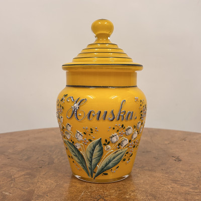 Skleněná dóza na strouhanku