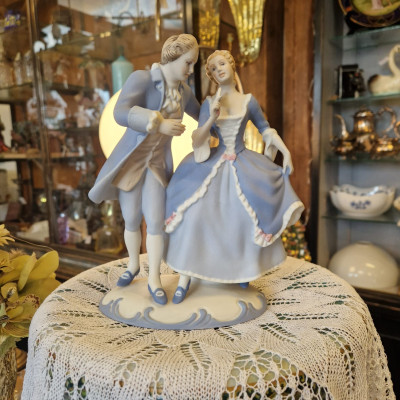 Porcelánové figurální sousoší Tančící pár, Royal Dux Bohemia