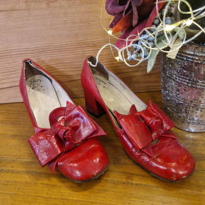 Pár kožených dámských bot