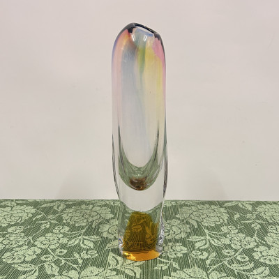 Váza z hutního skla, autor Josef Rozínek