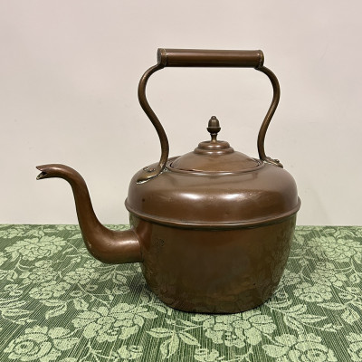 Měděná konvice na vodu