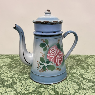 Francouzská smaltovaná konvice