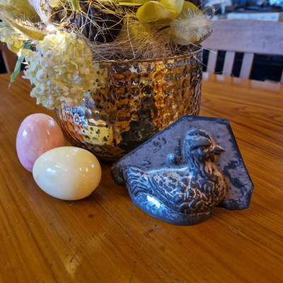 Velikonoční plechová forma na pečení slepička