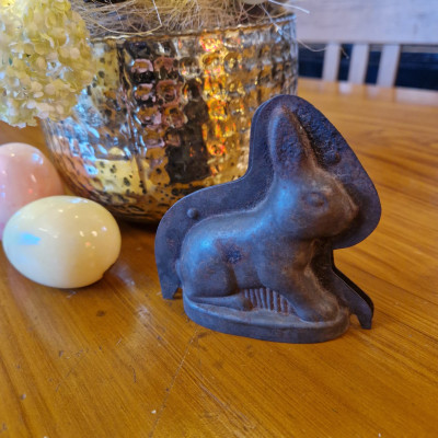 Velikonoční plechová forma zajíček