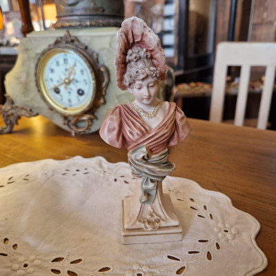 Porcelánová busta ženy Royal Dux Bohemia, "E" (Eichler)