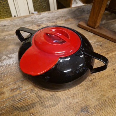 Smaltovaná konvice FUTURA s logem BGB