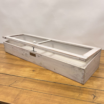 Dřevěná vitrínka ve Vintage patině