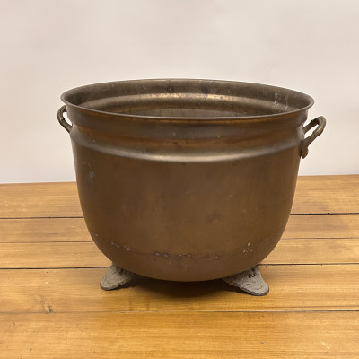 Velký mosazný květináč