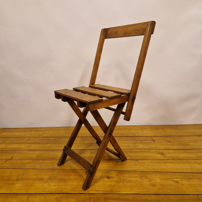 Dřevěná dětská skládací židlička