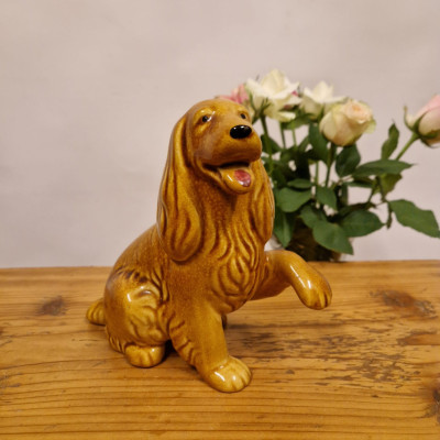 Keramická soška psa (kokršpaněl), Keramia Znojmo