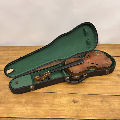 Housle s futrálem, V. F. Červený & synové v Hradci Králové